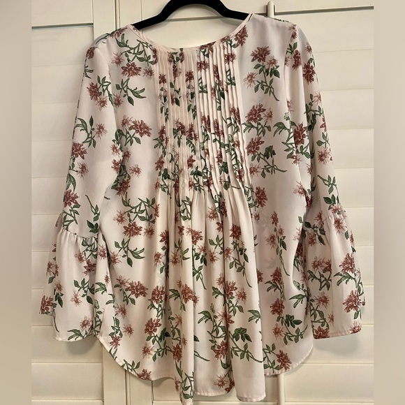 Layered With Love Pink Floral Blouse Split Neck Bell Sleeves Size XL - Picture 3 of 5